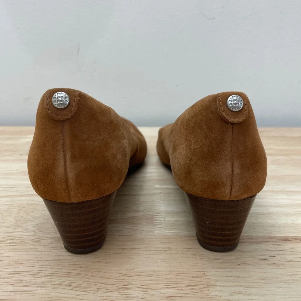 Clarks Artisan Tan Suede Wedge Pumps Shoes Women's 5.5 M Round Toe